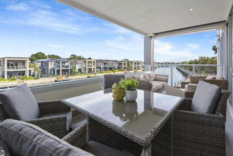 MARINA VIEW - Palm Beach Accommodation 1