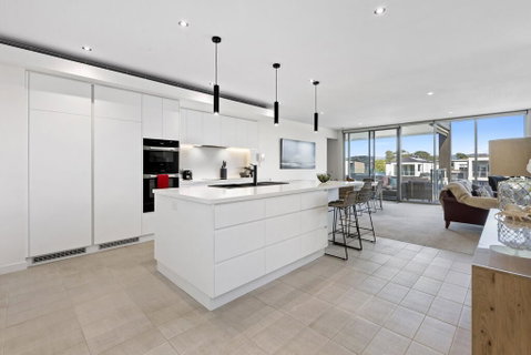 MARINA VIEW - Palm Beach Accommodation 0