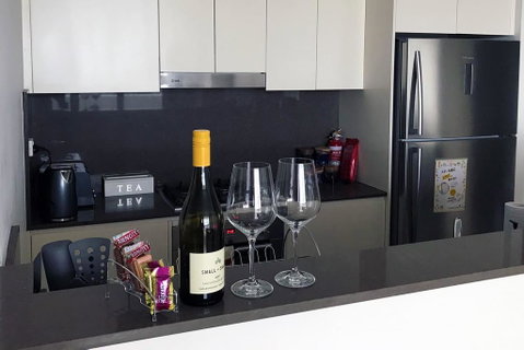 Mascot - Sydney City Views - Palm Beach Accommodation 3