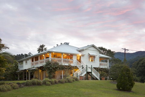 Mavis's Cabins @ Mt Warning - Palm Beach Accommodation 0
