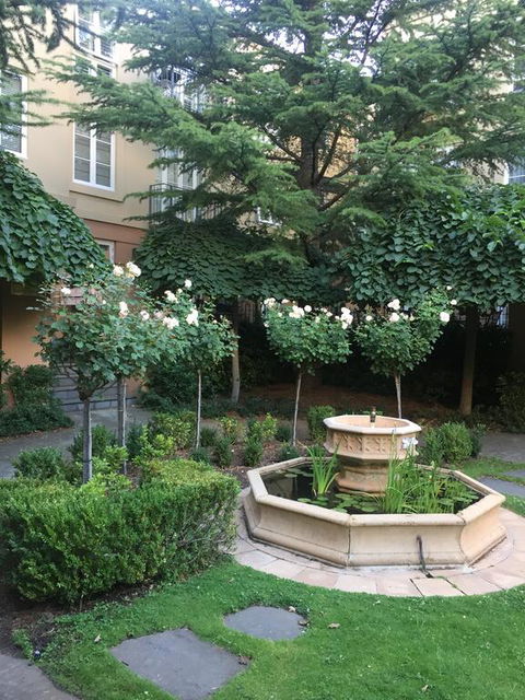 MCG, Rod Laver, City - Best Location In Melbourne - Palm Beach Accommodation 2