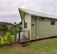 Mena Creek Flower House - Palm Beach Accommodation