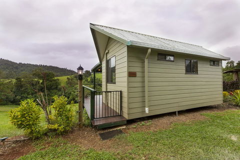 Mena Creek Flower House - Palm Beach Accommodation 0