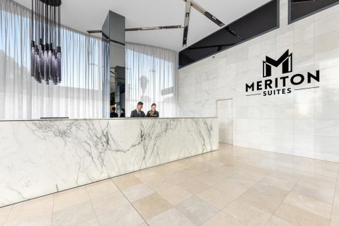 Meriton Suites Mascot Central - Palm Beach Accommodation 1