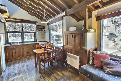 Merrigang Chalet, Dinner Plain - Palm Beach Accommodation 3
