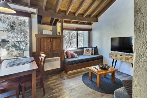 Merrigang Chalet, Dinner Plain - Palm Beach Accommodation 2