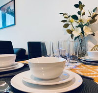 MH012 New Landmark in Melbourne - Palm Beach Accommodation