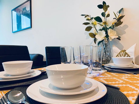 MH012 #New Landmark In Melbourne - Palm Beach Accommodation 0
