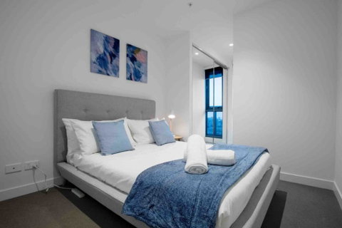 MH013 # Memory Pieces - Palm Beach Accommodation 1