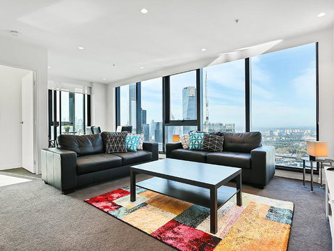 MJ Shortstay Apartments - Platinum Tower - Palm Beach Accommodation 1