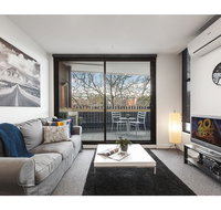 Modern 2 bed apartment in trendy Collingwood - Palm Beach Accommodation