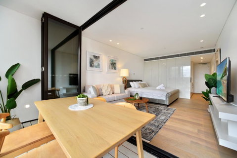 Modern Luxury Apartment In The Heart Of Sydney CBD - Palm Beach Accommodation 3