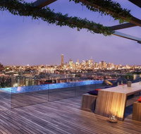 Modern carefree living style APT in ToowongView - Palm Beach Accommodation