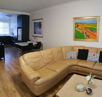 Mt.Lawley Superb 2 BR location Comfort style 2 - Palm Beach Accommodation