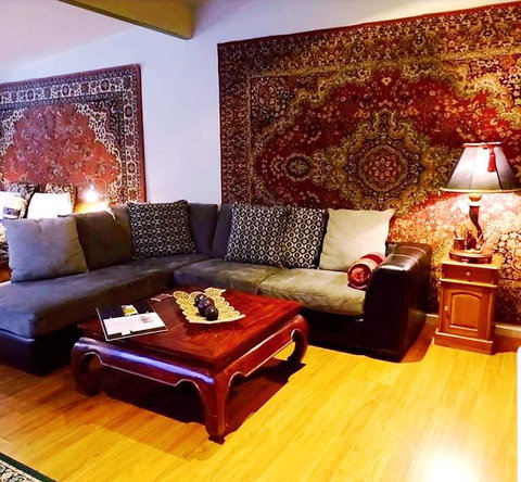 Mudstone Suites - Palm Beach Accommodation 1