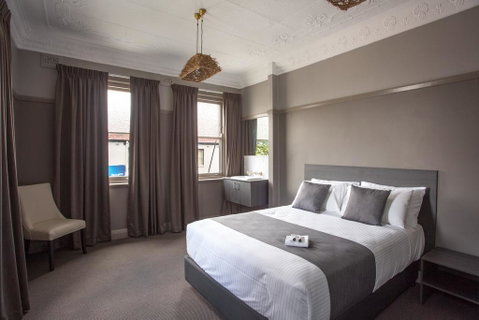 Nags Head Hotel - Palm Beach Accommodation 0