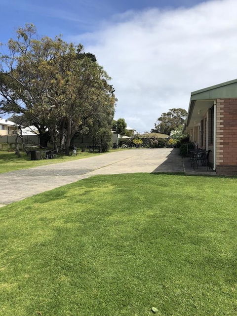 Augusta Escape Holiday Units - Palm Beach Accommodation 31