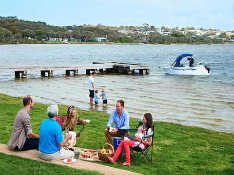 Augusta Escape Holiday Units - Palm Beach Accommodation 39