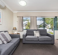 Subiaco Village 20 - Palm Beach Accommodation