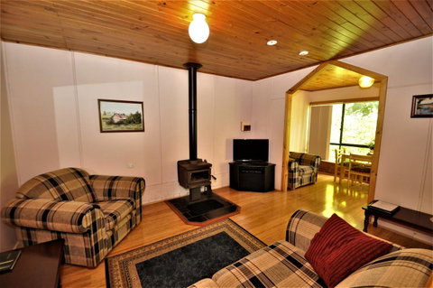 Treenbrook Cottages - Palm Beach Accommodation 14