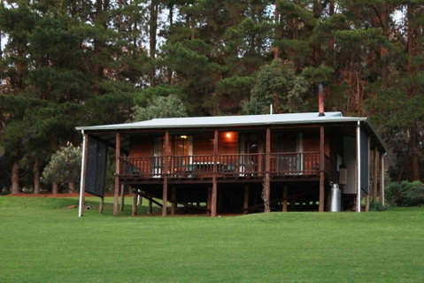 Hawke Brook Chalets - Palm Beach Accommodation 13