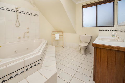 A Hidden Bush Delight - Palm Beach Accommodation 26