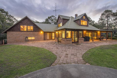 A Hidden Bush Delight - Palm Beach Accommodation 4