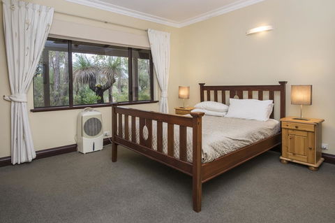 A Hidden Bush Delight - Palm Beach Accommodation 28
