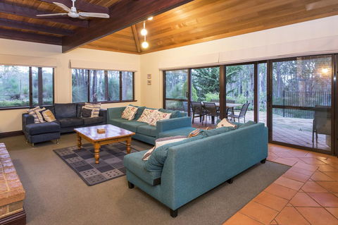 A Hidden Bush Delight - Palm Beach Accommodation 13