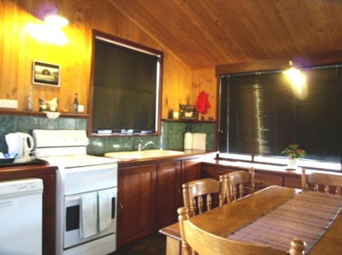 Pemberton Old Picture Theatre Holiday Apartments - Palm Beach Accommodation 18