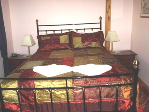 Pemberton Old Picture Theatre Holiday Apartments - Palm Beach Accommodation 14