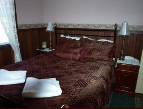 Pemberton Old Picture Theatre Holiday Apartments - Palm Beach Accommodation 43