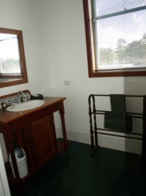 Pemberton Old Picture Theatre Holiday Apartments - Palm Beach Accommodation 41