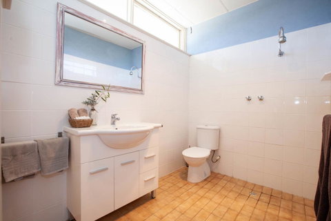 EUCLA MOTOR HOTEL - Palm Beach Accommodation 13