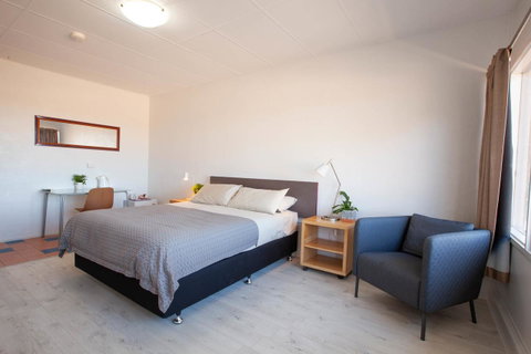 EUCLA MOTOR HOTEL - Palm Beach Accommodation 25