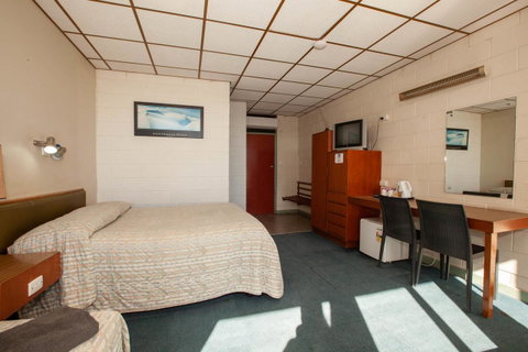 EUCLA MOTOR HOTEL - Palm Beach Accommodation 19