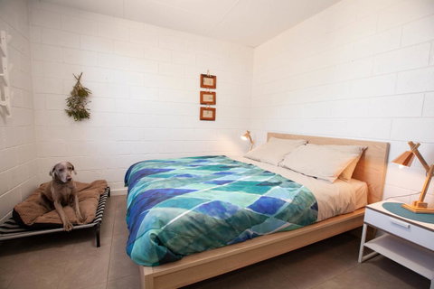 EUCLA MOTOR HOTEL - Palm Beach Accommodation 24