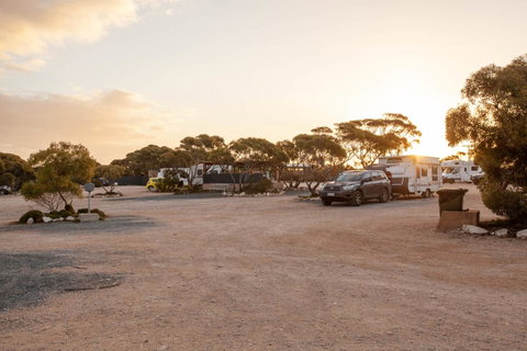 EUCLA MOTOR HOTEL - Palm Beach Accommodation 28