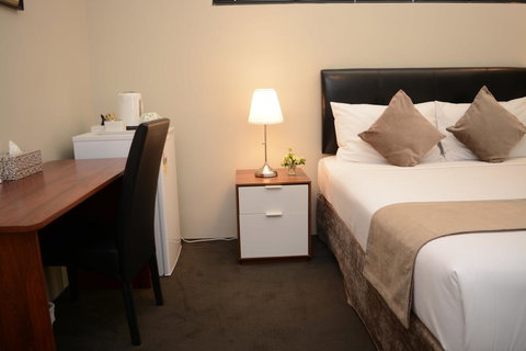 Ellard Bed & Breakfast - Palm Beach Accommodation 1