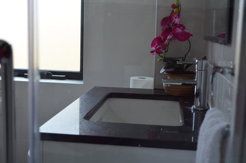 Ellard Bed & Breakfast - Palm Beach Accommodation 24