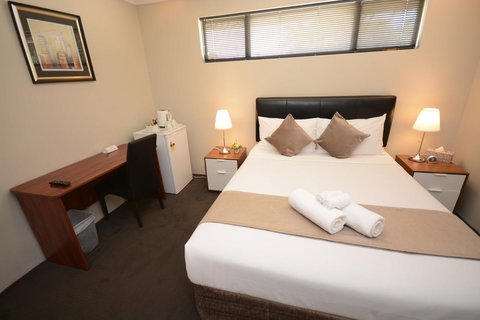 Ellard Bed & Breakfast - Palm Beach Accommodation 5