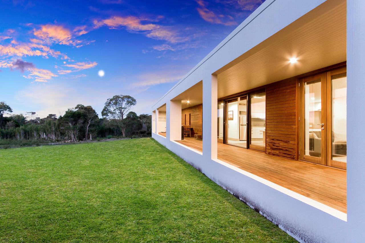 Badger Head TAS Palm Beach Accommodation