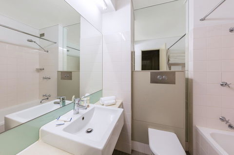Best Western Plus Launceston - Palm Beach Accommodation 10