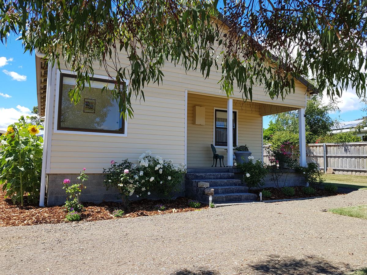 Grove TAS Palm Beach Accommodation