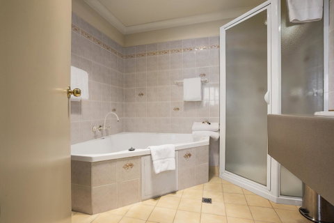 Hadley\'s Orient Hotel - Palm Beach Accommodation 19