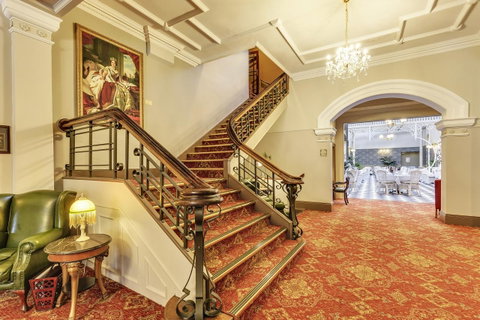 Hadley\'s Orient Hotel - Palm Beach Accommodation 11