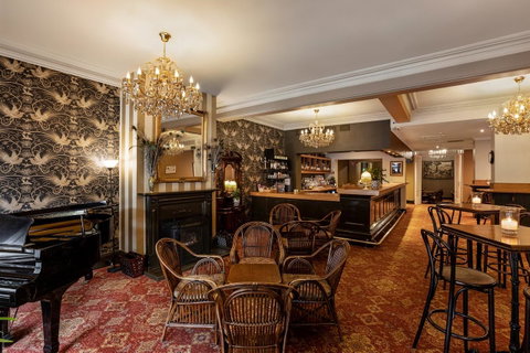 Hadley\'s Orient Hotel - Palm Beach Accommodation 14