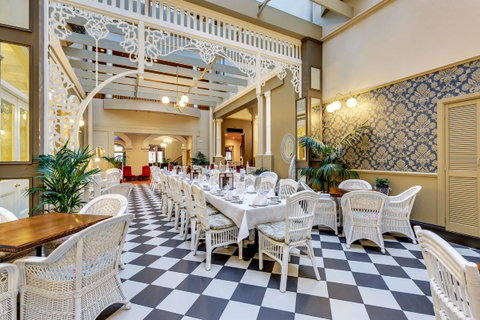 Hadley\'s Orient Hotel - Palm Beach Accommodation 2