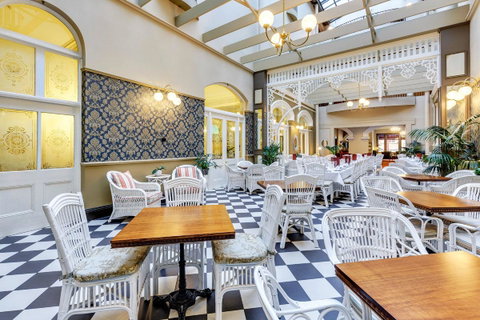 Hadley\'s Orient Hotel - Palm Beach Accommodation 1