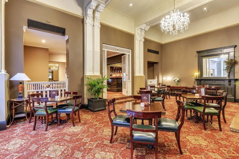 Hadley\'s Orient Hotel - Palm Beach Accommodation 10